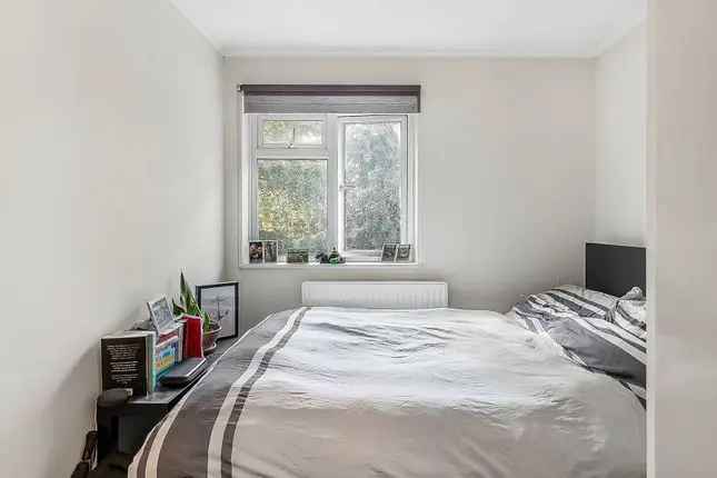 Flat to rent in West Hill, Putney, London SW15