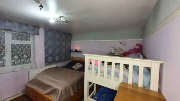 Flat For Rent in Sheffield, England