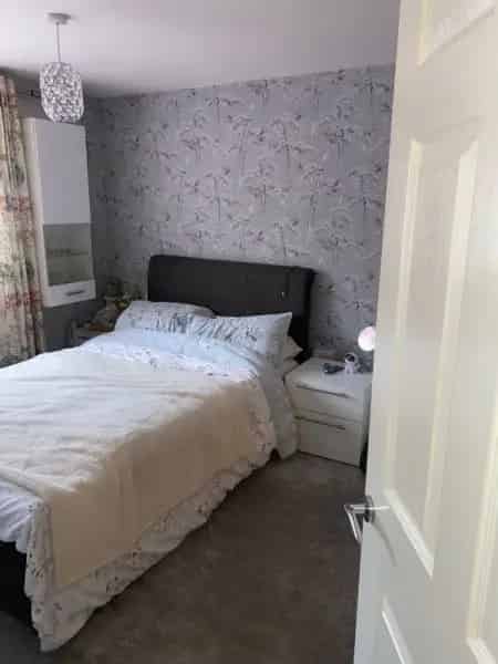 Family Home Near Good Schools and Transport Links
