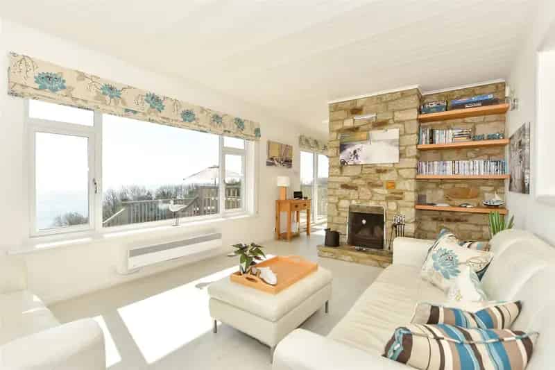 4 Bedroom Detached House with Sea Views