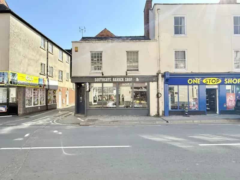 6 Bedroom Property for Sale