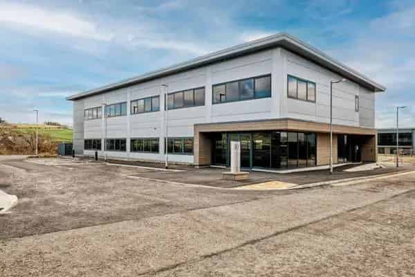 Modern Office Suite to Rent in Kingshill Park