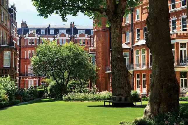 Duplex for Sale in Egerton Gardens London SW3