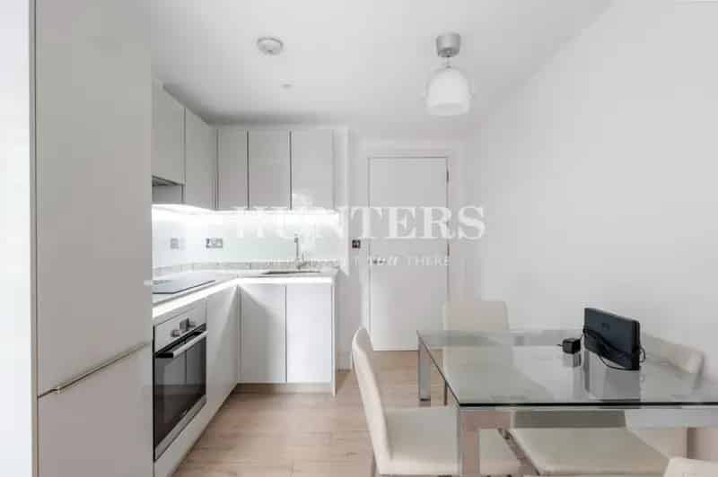 1 bedroom Flat
 To Let 
Total Size: 603 SQ FT