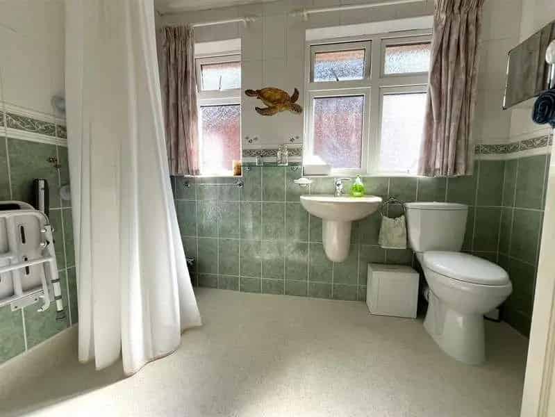 3 Bed Detached House For Sale