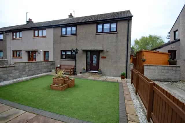 3 Bedroom End Terraced House for Sale