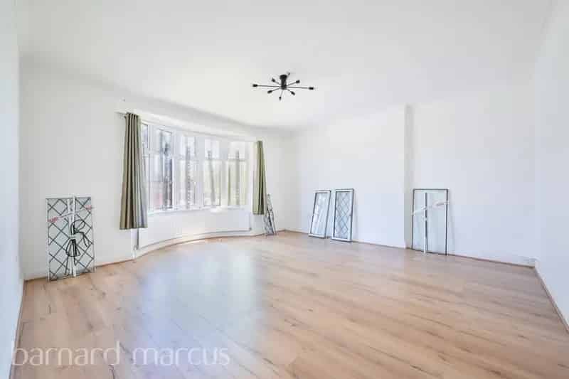 Large Plot Requiring Refurbishment Near New Malden