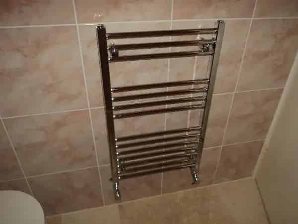 3 Bed Terraced House Right to Buy Near Shops Schools New Heating