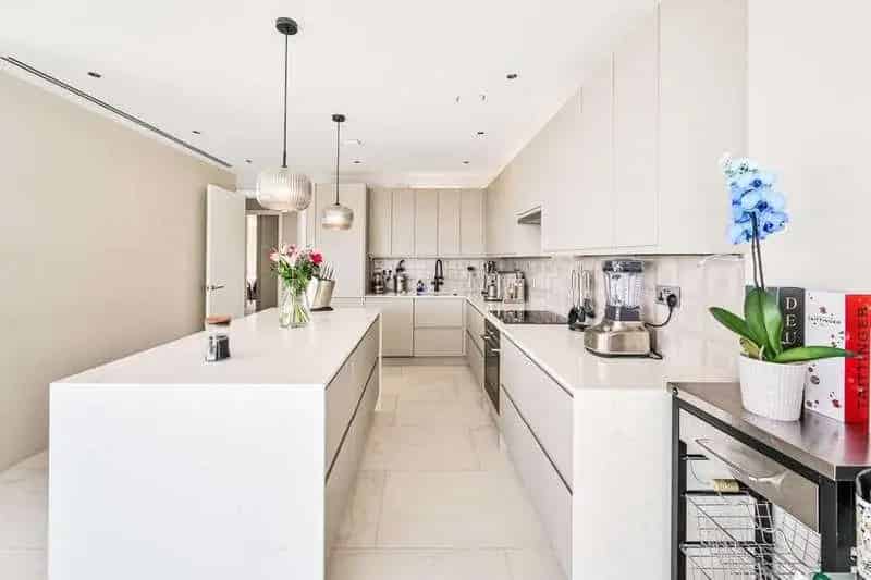 3 Bed Penthouse Kilburn High Road Near 5 Stations