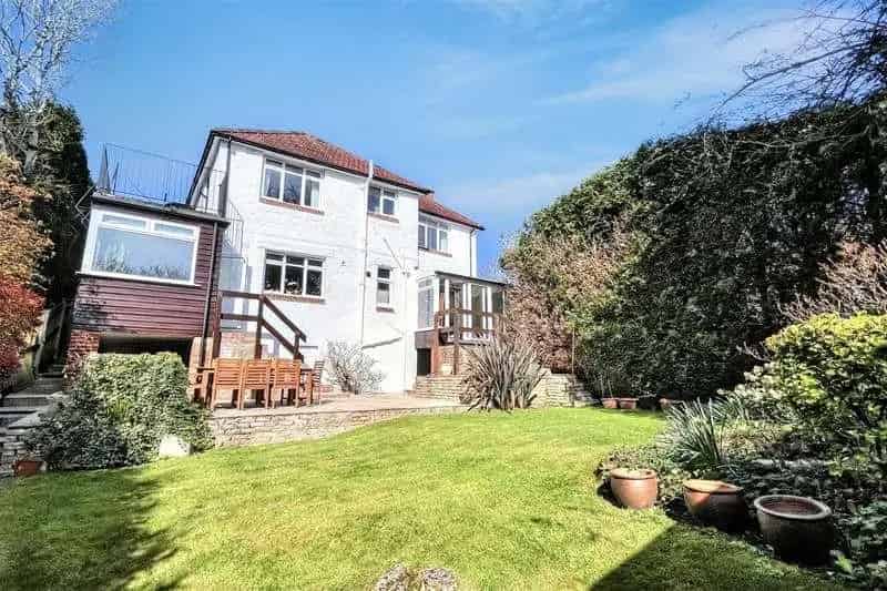 3 Bed Detached House for Sale in Highfield Southampton