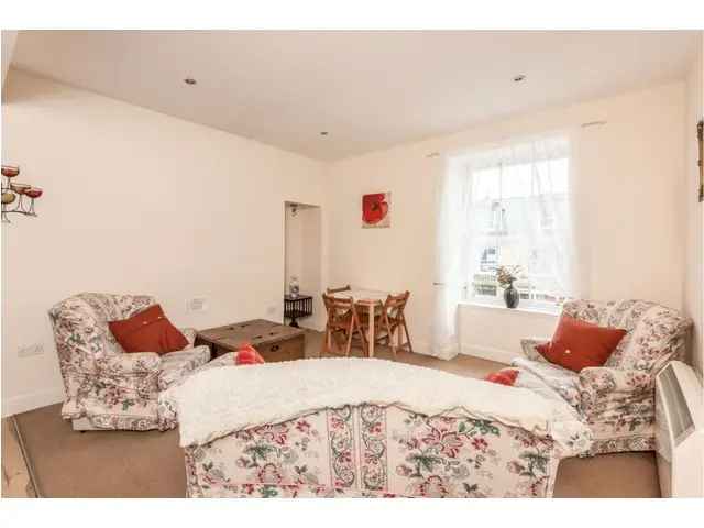 2 bedroom flat  for sale