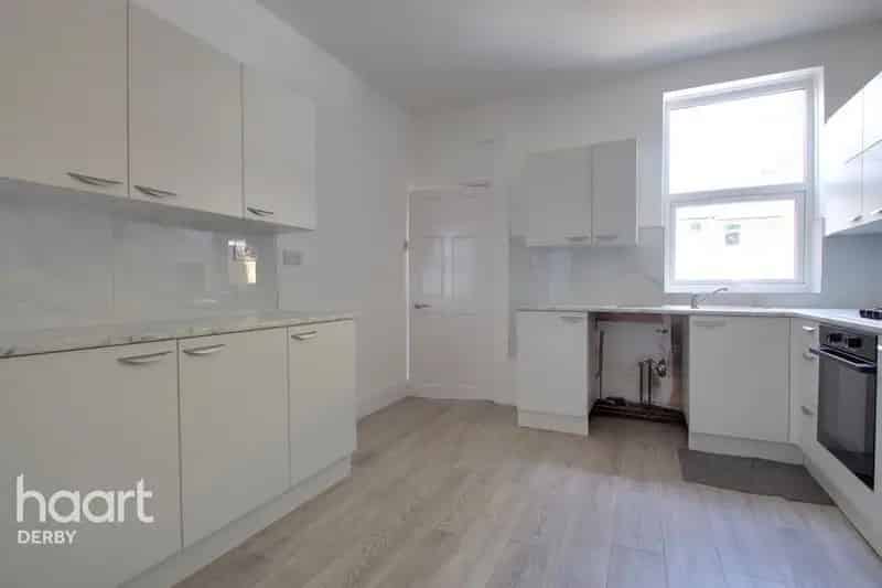 2 Bedroom Terraced House to Rent - Recently Refurbished
