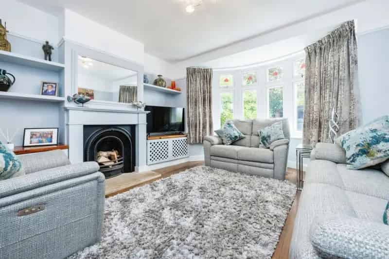 1930s Semi-Detached Family Home  4 Beds 2 Baths Large Garden