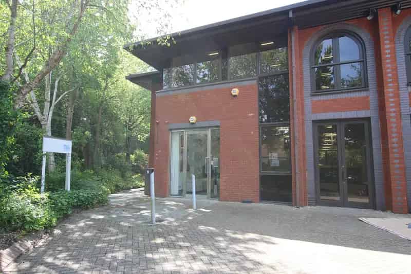 High Quality Offices Godalming 12 Parking Spaces