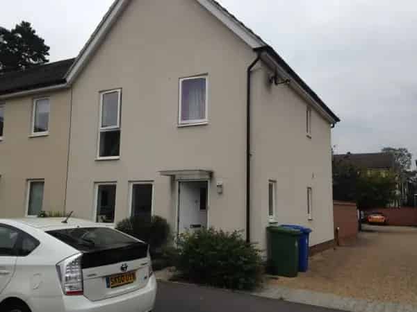 End of Terrace House Near Amenities Pets Allowed