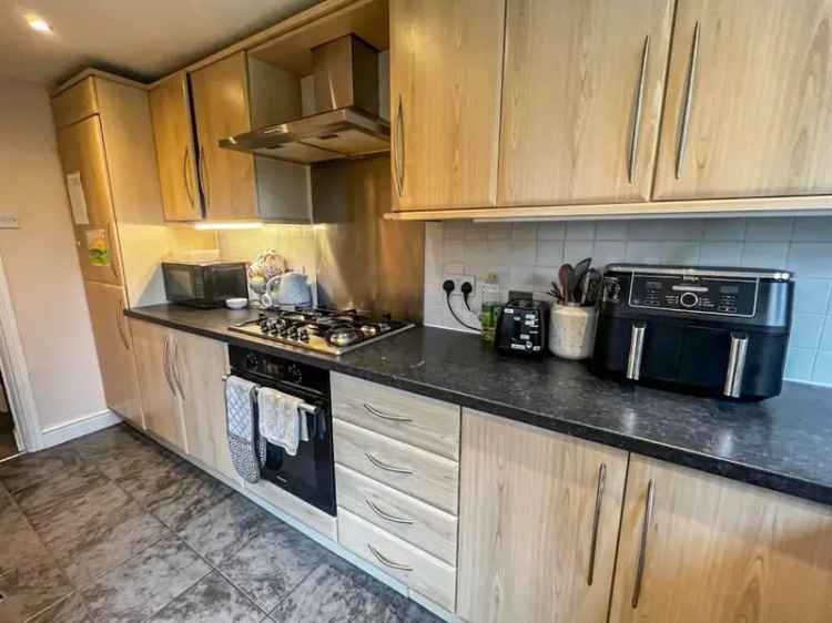 4 Bedroom Terraced House Near Queen Elizabeth Medical Complex