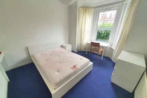 4 Bedroom Flat Southampton - August 2025