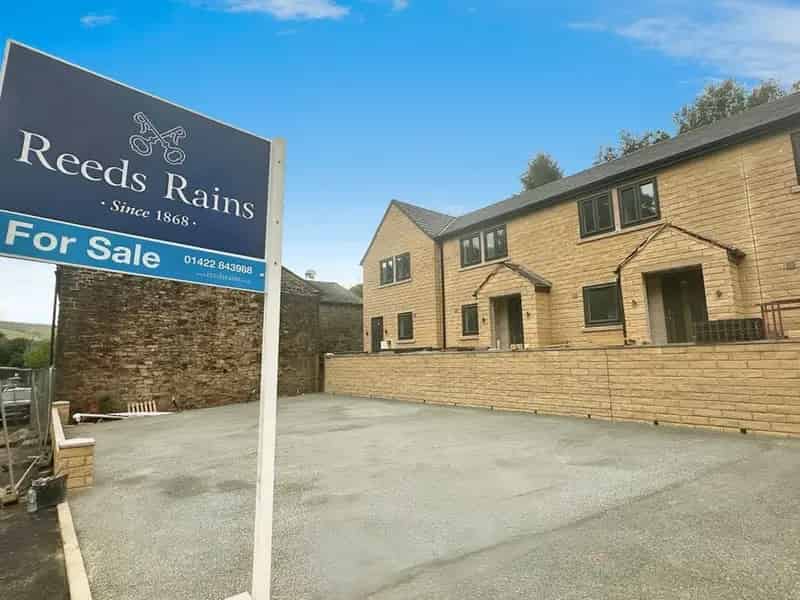 3 Bedroom End Terrace House for Sale Cornholme Todmorden