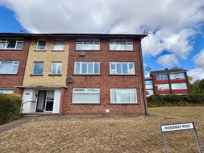 2 bedroom flat