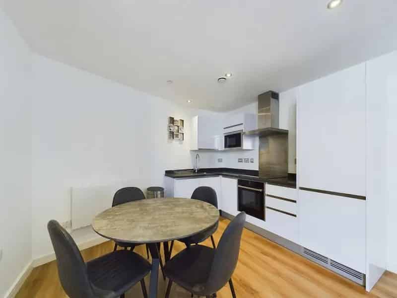 1 Bedroom Apartment City Centre Furnished Number One Building