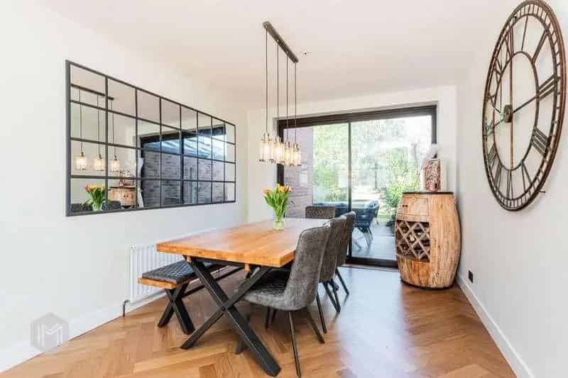 3 Bed Semi-Detached House Large Garden Family Home