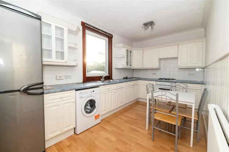 3 bedroom flat for sale