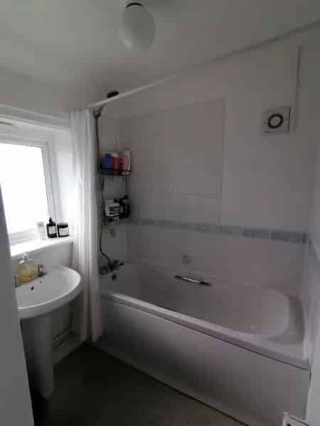3 Bed End Terrace House Large Garden Potential Off Road Parking