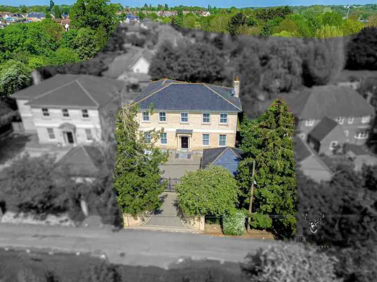 6 Bedroom Detached House for Sale