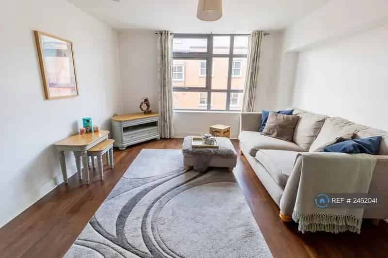 2 Bedroom Flat Jewellery Quarter Birmingham