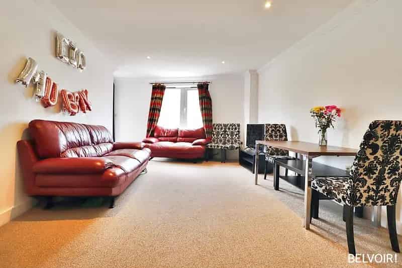 2 Bedroom Flat for Sale