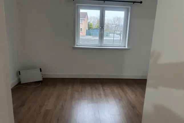 Modern Ground Floor Flat Shettleston Glasgow Private Parking