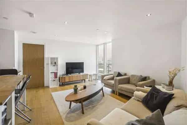 Luxury 2-Bed Apartment Bristol City Centre Rooftop Garden Gym Parking