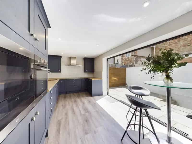 2 Bedroom House for Sale in Cheltenham