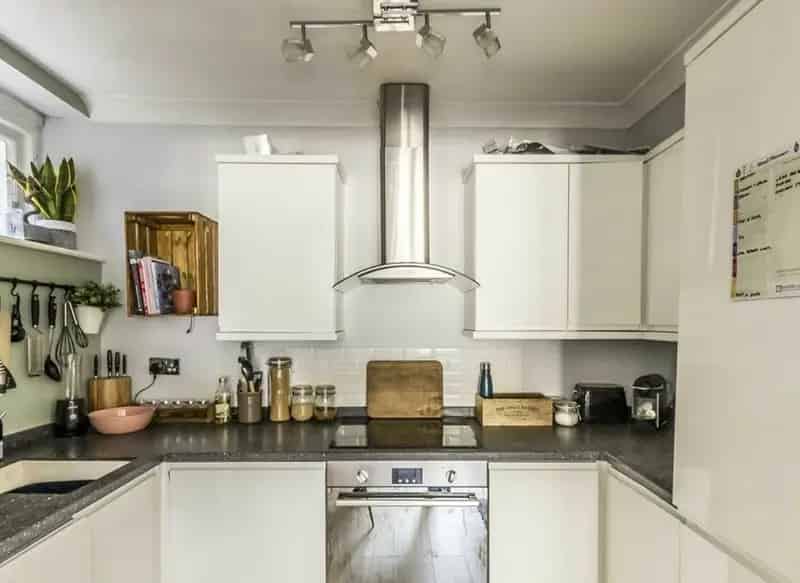One Double Bedroom Apartment Near Surbiton Town Centre