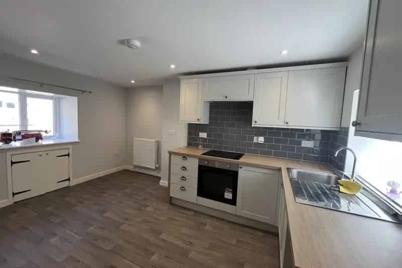 Modern Two Double Bedroom House Near Crewkerne Town Centre