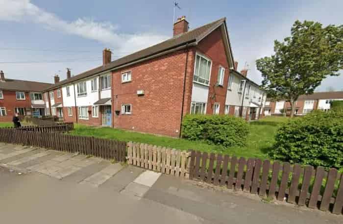 2 Bed Flat Leasowe Close To Amenities