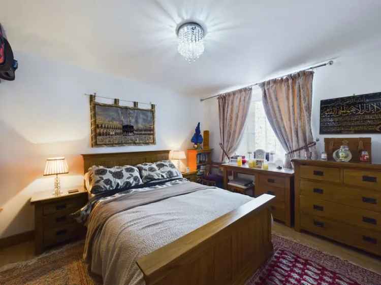 Apartment For Sale in Brighton, England