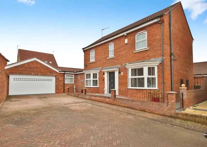 3 Bedroom Detached House for Sale in Hull, Beverley Area