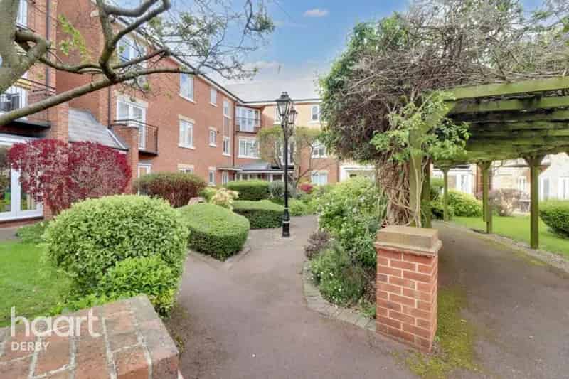 2 Bedroom Apartment for Sale - No Sale No Fee