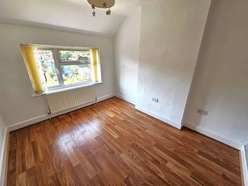 2 Bedroom End Terrace House to Rent