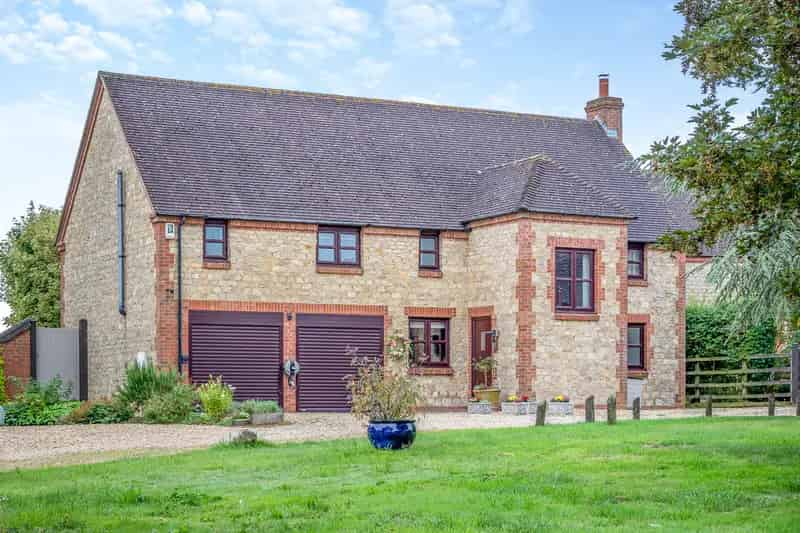 5 Bedroom Detached House for Sale Church Stowe