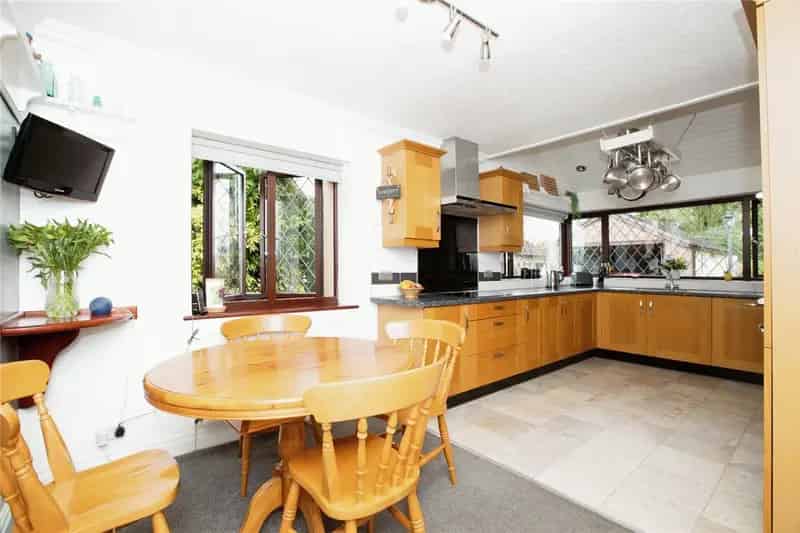 Four Bedroom Detached Stone House with Large Garden and Double Garage