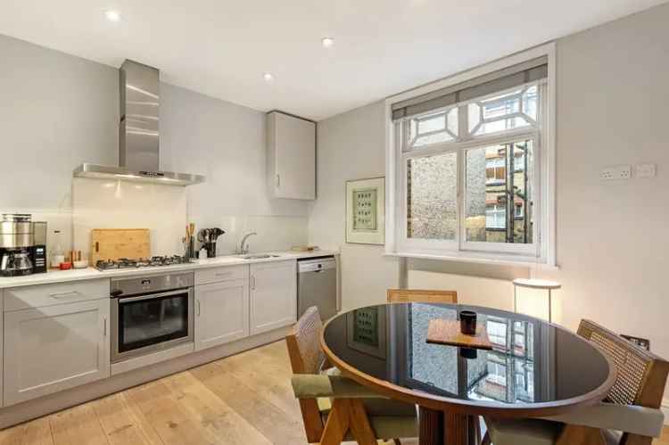 3 Bedroom Flat for Sale in Kensington W8