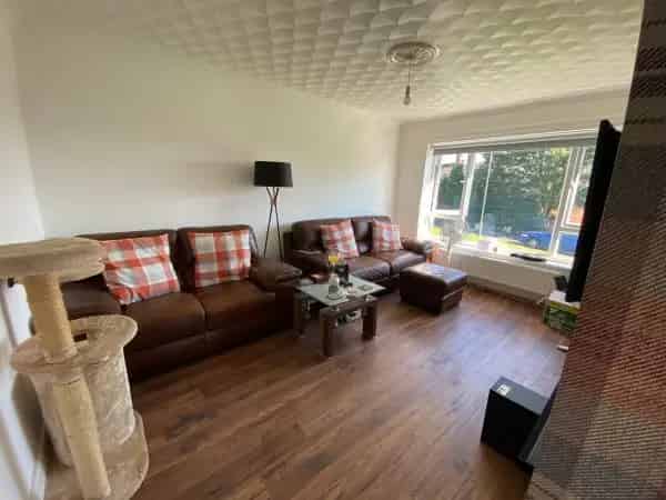 1 Bedroom Bungalow with New Kitchen and Outbuilding