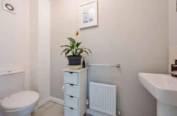 3 Bed 3 Floor House For Sale Near Amenities