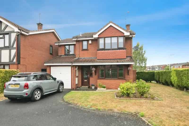 4 Bed Detached House For Sale