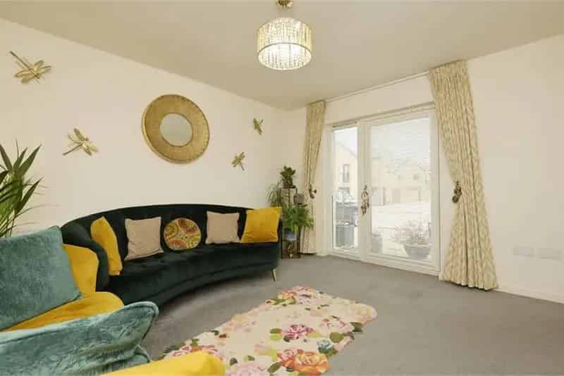 3 Bed End Terrace House Sighthill Modern Development