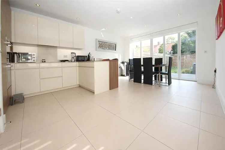 4 Bedroom Townhouse To Rent