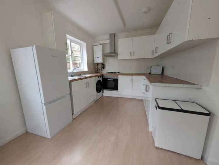 2 Bedroom Detached Bungalow Near Bedford Town Centre