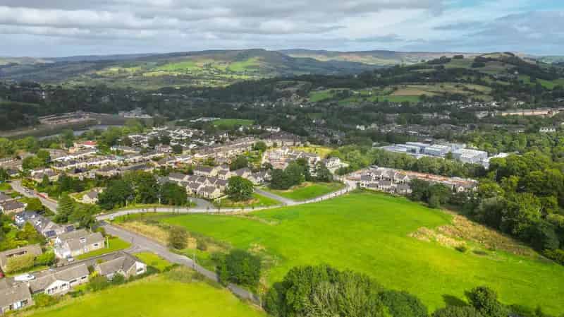 Midshires Meadow Homes: Energy Efficient 4 & 5 Bedroom Houses in Peak District